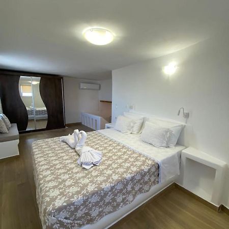 Alamana'S House - Ideal For Couples Ano Mera Exterior photo